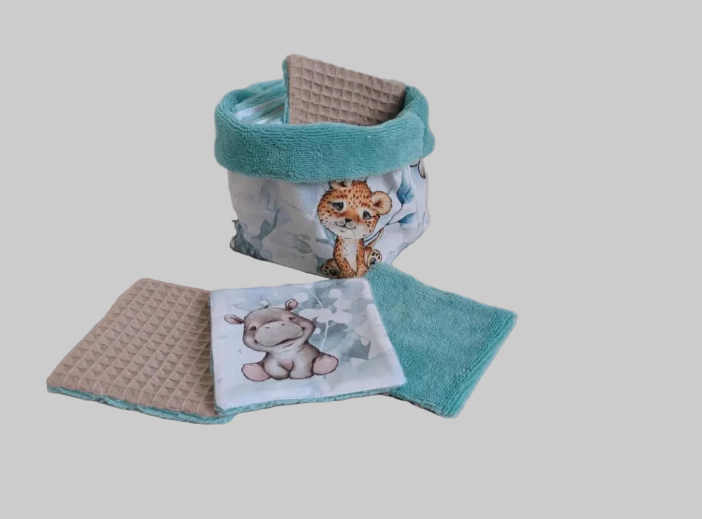 La panière et ses 10 cotons en éponge bambou ( Thème enfant )