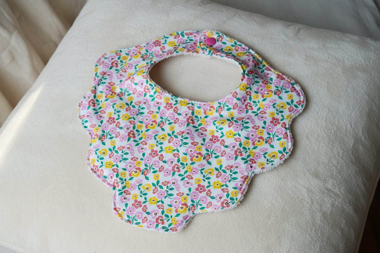 Les bavoirs dès la naissance