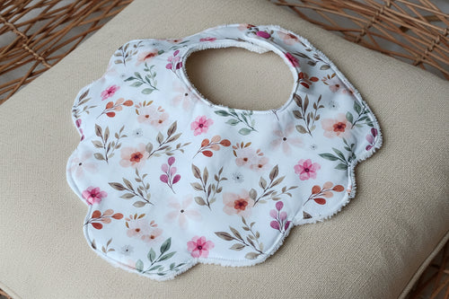 Les bavoirs dès la naissance