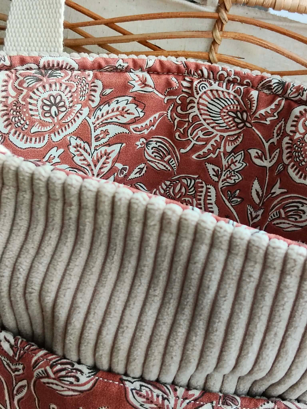 Le sac cabas en velours