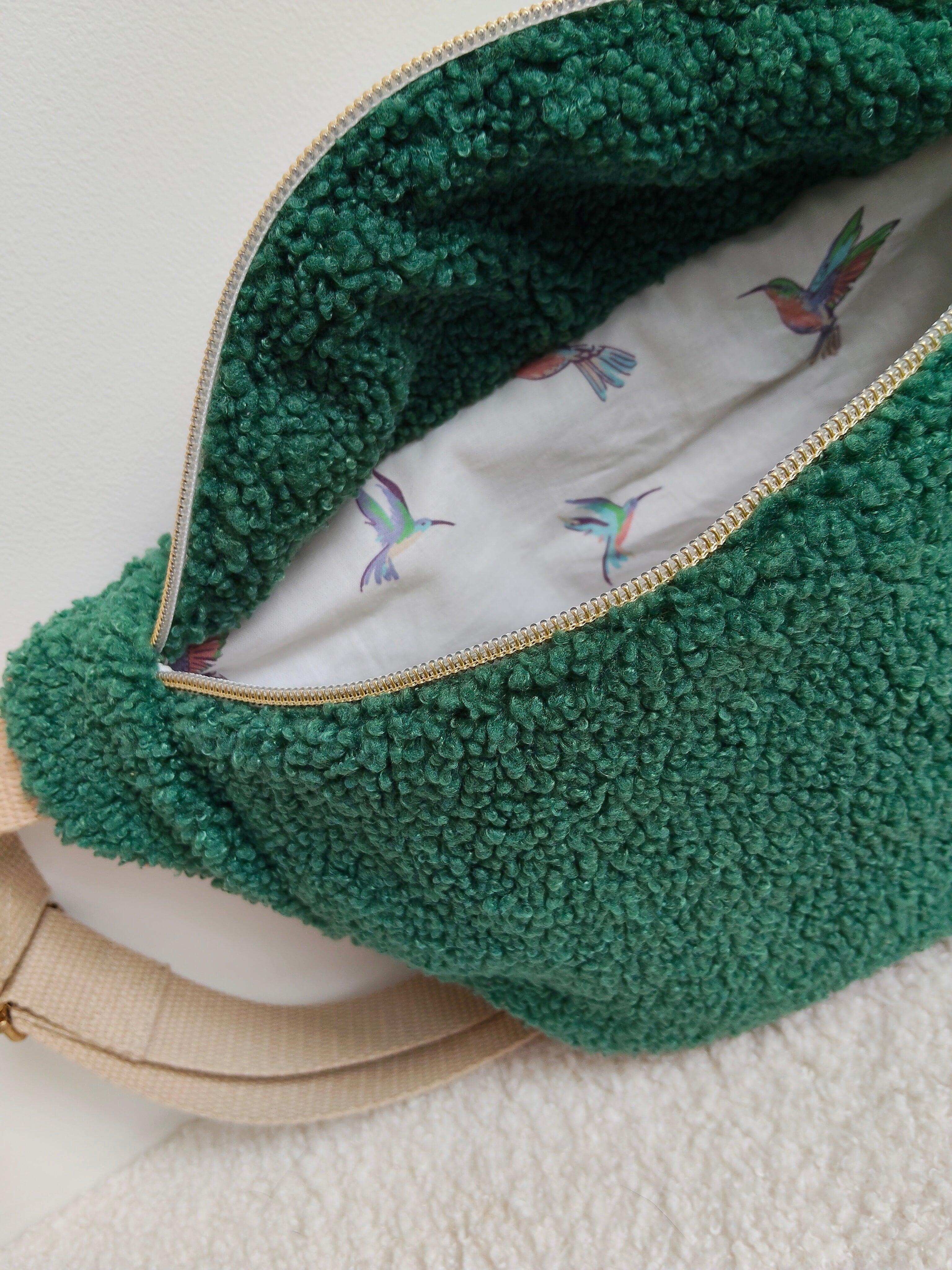 Sac banane en tissu teddy matière toute douce